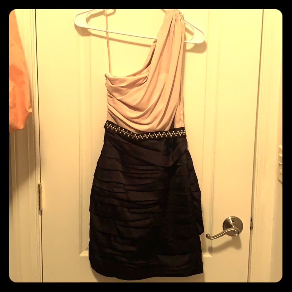 One shoulder dress